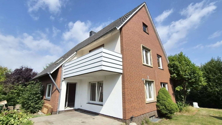 Frontbild Hausansicht.jpg