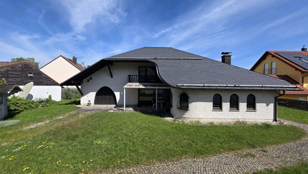 Gartenansicht des Einfamilienhauses