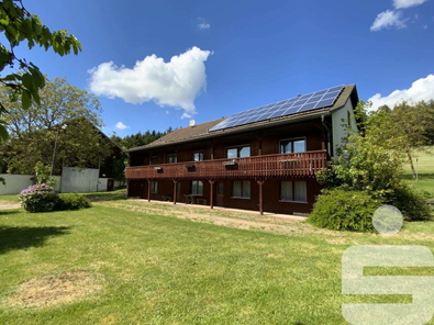Wohnhaus mit Photovoltaik und Ferienwohnungen