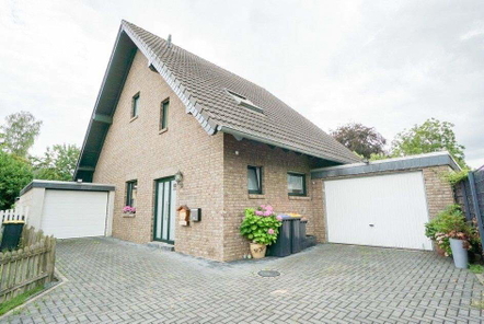 Xanten: EFH mit 2 Garagen