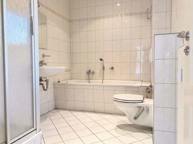 Badezimmer - KI-generiert