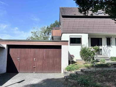 Doppelhaushälfte mit Garage un