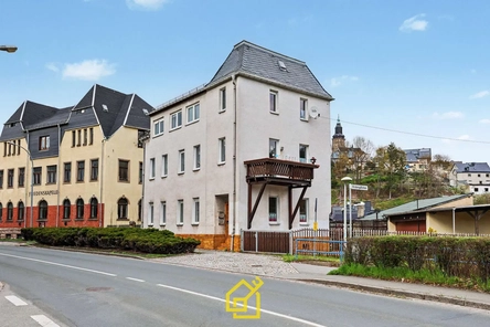 Straßenenansicht seitlich