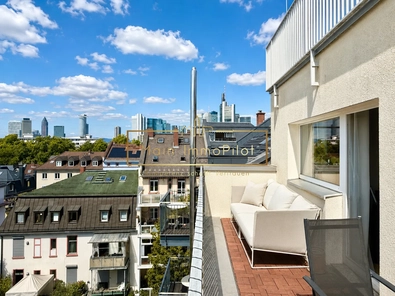 Dachterrasse mit Skylineblick