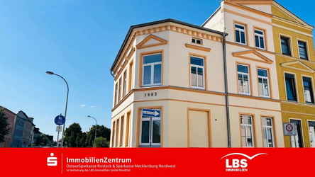 straßenseitige Gebäudeansicht