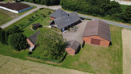 V1699 Außenansicht