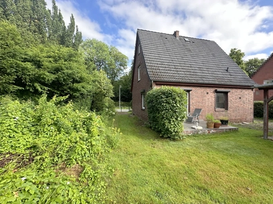 Hausansicht / Garten