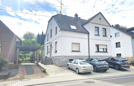 Vorderansicht u. Giebel links