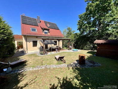 Terrasse und hinterer Garten