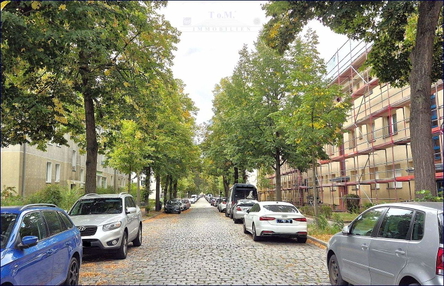 Straße vor dem Objekt