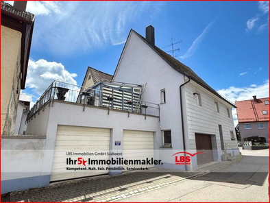 Stadthaus mit Wintergarten + 3 Garagen