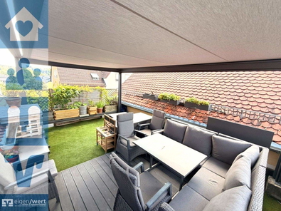 Großzügige Dachterrasse mit Loungebereich