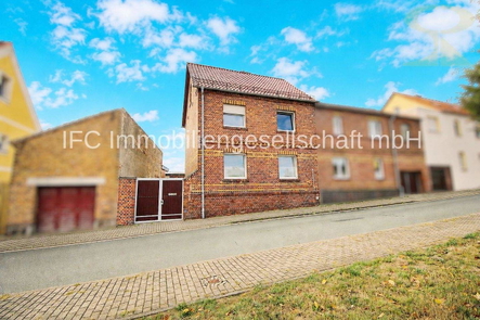 Hausansicht / Straßenseite