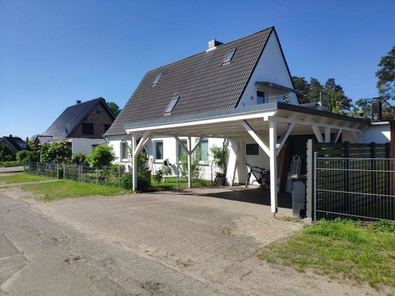 Zweifamilienhaus mit Doppelcarportrt