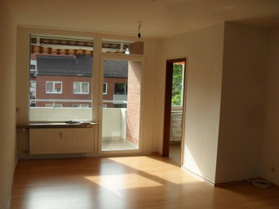 Wohnzimmer mit Loggia.jpg