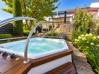 Gartenansicht mit Whirlpool