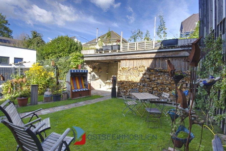 Garten mit Terrasse Bild 1