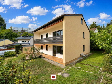 KI-generiert: Großes Wohnhaus in begehrter Lage!