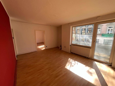 Wohnzimmer mit Zugang Balkon