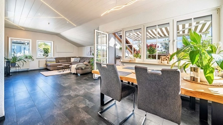 Esszimmer mit Terrassenzugang