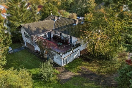 Winkelbungalow mit großer Terr