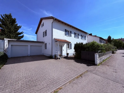 Vorderseite des Hauses