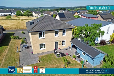Landscheid: Großzügiges Einfam