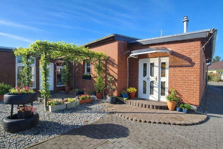 Hausansicht 1.jpg