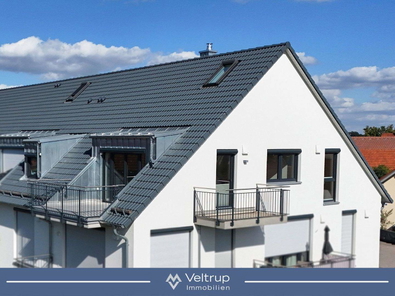 MODERNE DACHGESCHOSSWOHNUNG MIT KAMIN UND SONNIGER DACHTERRASSE IN ERESING