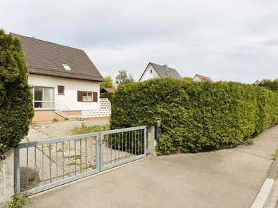 Außen - Einfahrt