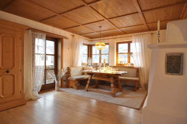 Gemütlicher Essbereich einer verkauften Immobilie, hergerichtet durch HomeStaging.