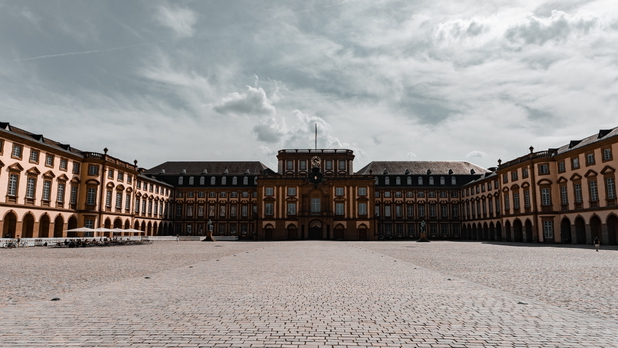 In Mannheim gibt es neben vielen verfügbaren Immobilien auch eine Universität.