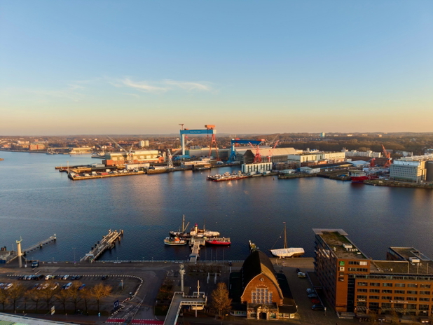 Blick auf den Kieler Hafen.